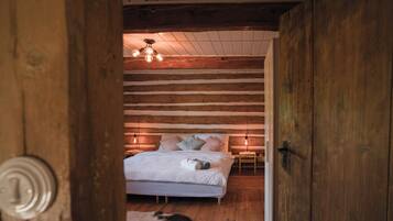 4 habitaciones, tabla de planchar con plancha, wifi y ropa de cama