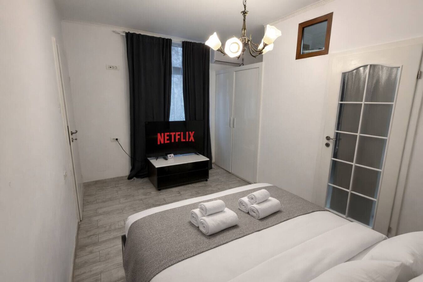 Lighthouse Apartment | 2 Bedroom Apartment - Bucarest