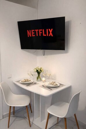 Dining - Bright One-Room Apartment | Central Area (Bucharest)