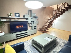 Living area - Johnny's House (Tiranë)