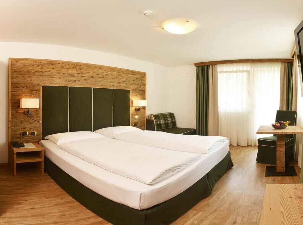 Chambre Supérieure Double ou avec lits jumeaux, balcon | Coffres-forts dans les chambres, Wi-Fi gratuit