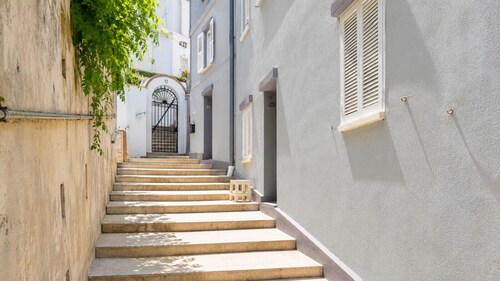Iconic Upper town getaway