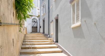 Iconic Upper town getaway