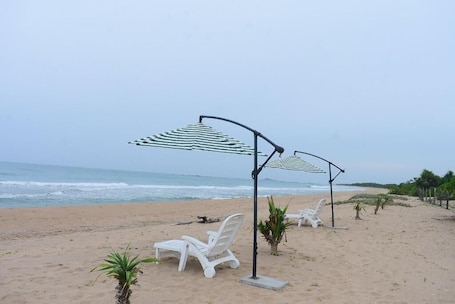 Deluxe Double Room | Beach. The Black Forest Beach Resort - Nilaveli