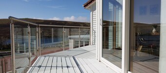 Spacious House w/ Coastal Views & Private Garden