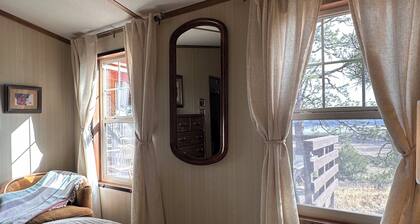 LAKEVIEW 2-bedroom home overlooking Heron Lake