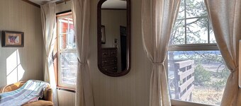 LAKEVIEW 2-bedroom home overlooking Heron Lake