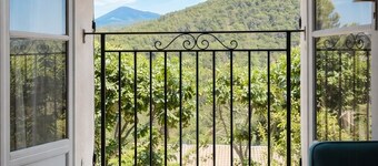 Renoverad ladugård med utsikt över Mont Ventoux