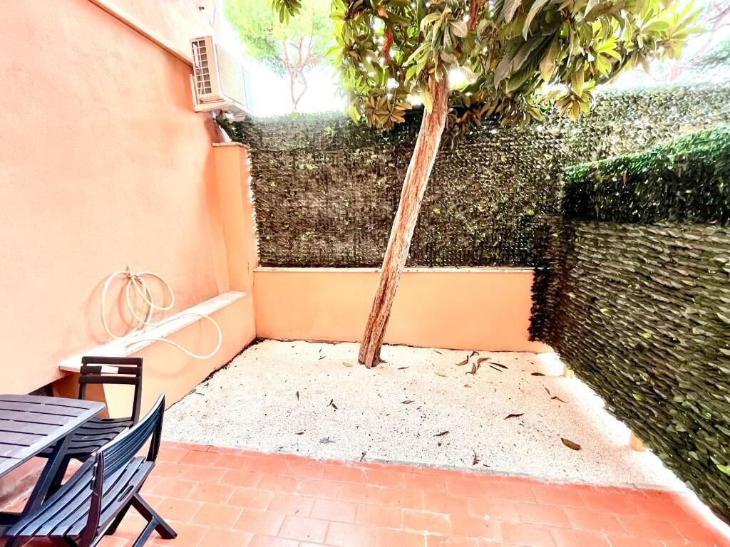 Habitación cuádruple | Restaurante al aire libre