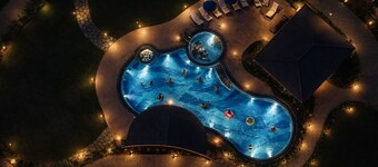 Lore Resorts and conventions