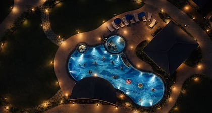 Lore Resorts and conventions