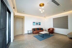 Luxury Double Room, Balcony | Interior