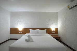 Kamar Double Standar | Wi-Fi gratis dan seprai linen