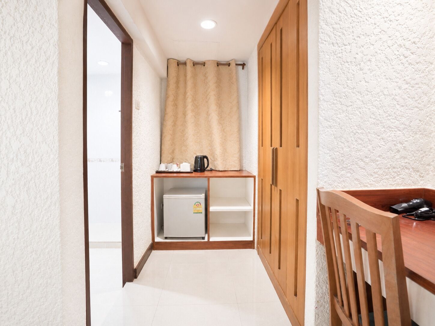 Standard Double Room | Free WiFi, bed sheets