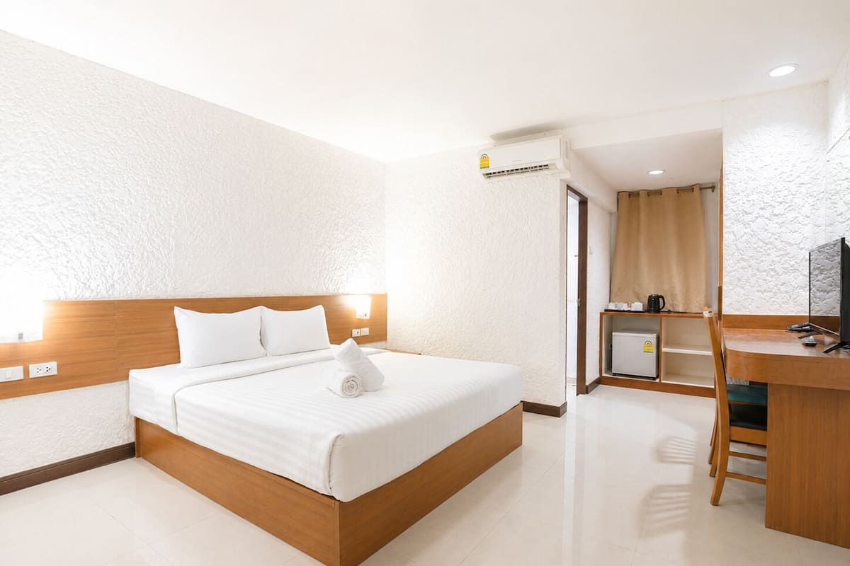 Kamar Double Standar | Wi-Fi gratis dan seprai linen