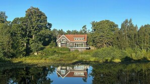 Exterior - Idyllic farm with access to boathouse and jetty (Mandal)