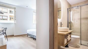 Standard Double or Twin Room | Desk, free WiFi