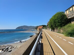 Beach nearby - Apartment 'Casa Athena' with Wi-Fi (Cervo)