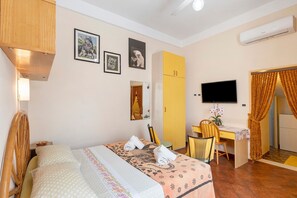WiFi, bed sheets - Apartment 'Casa Athena' with Wi-Fi (Cervo)