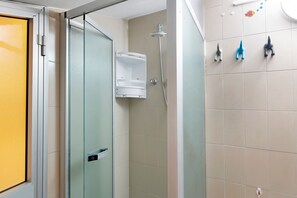 Shower, towels