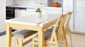 Superior Suite, Kitchen, City View | Dining - Hotel Samsung Residence (Geoje)
