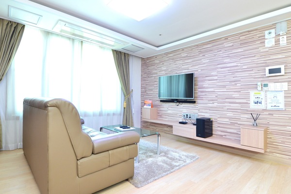 Superior Suite, Kitchen, City View | City view