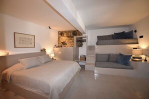 Iron/ironing board, travel cot, free WiFi, bed sheets - Vivian Suites Tinos (Tinos)