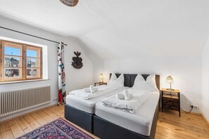 Desk, WiFi, bed sheets - Old Bakery | Kitchen | City Center (Melk)