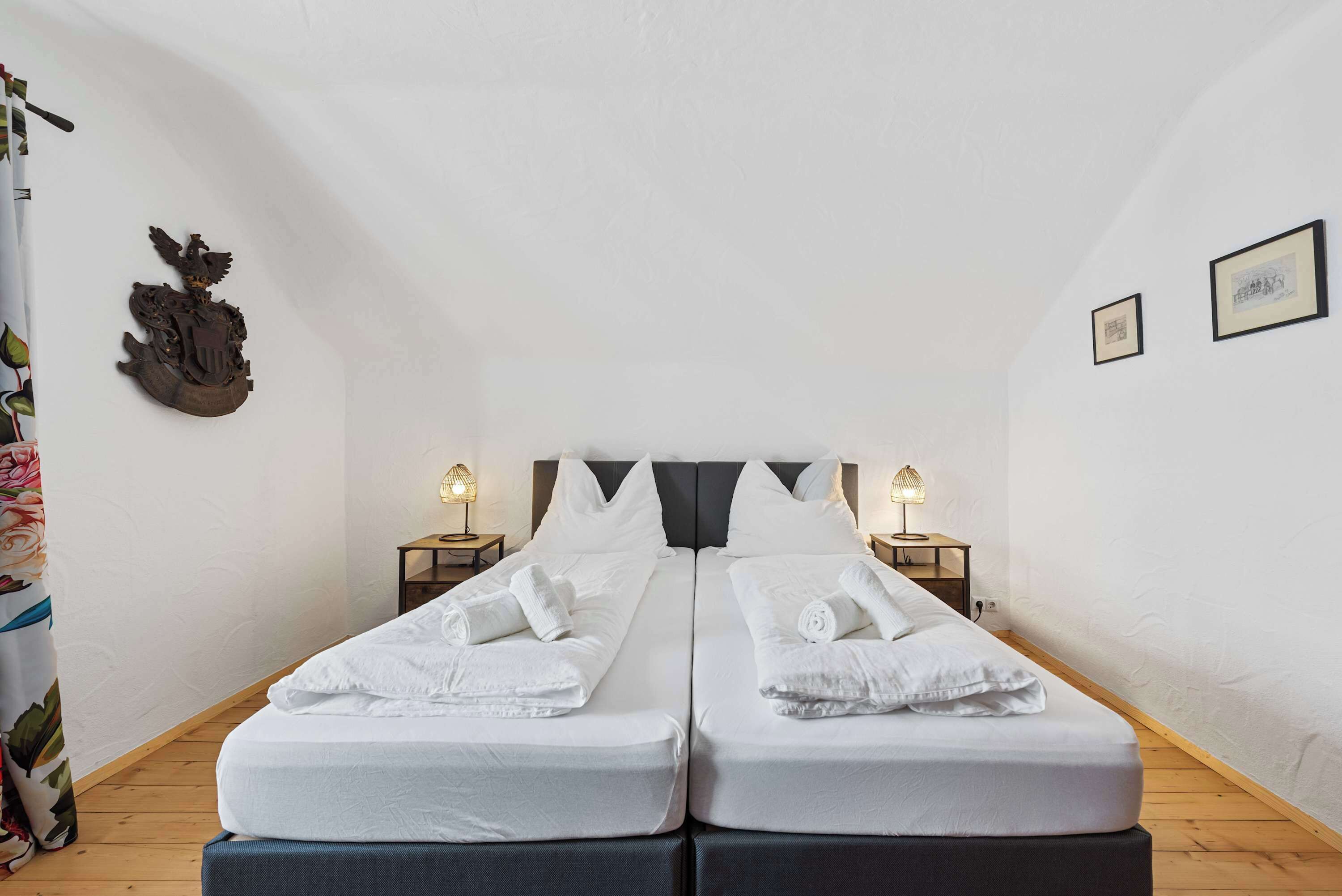 Desk, WiFi, bed sheets