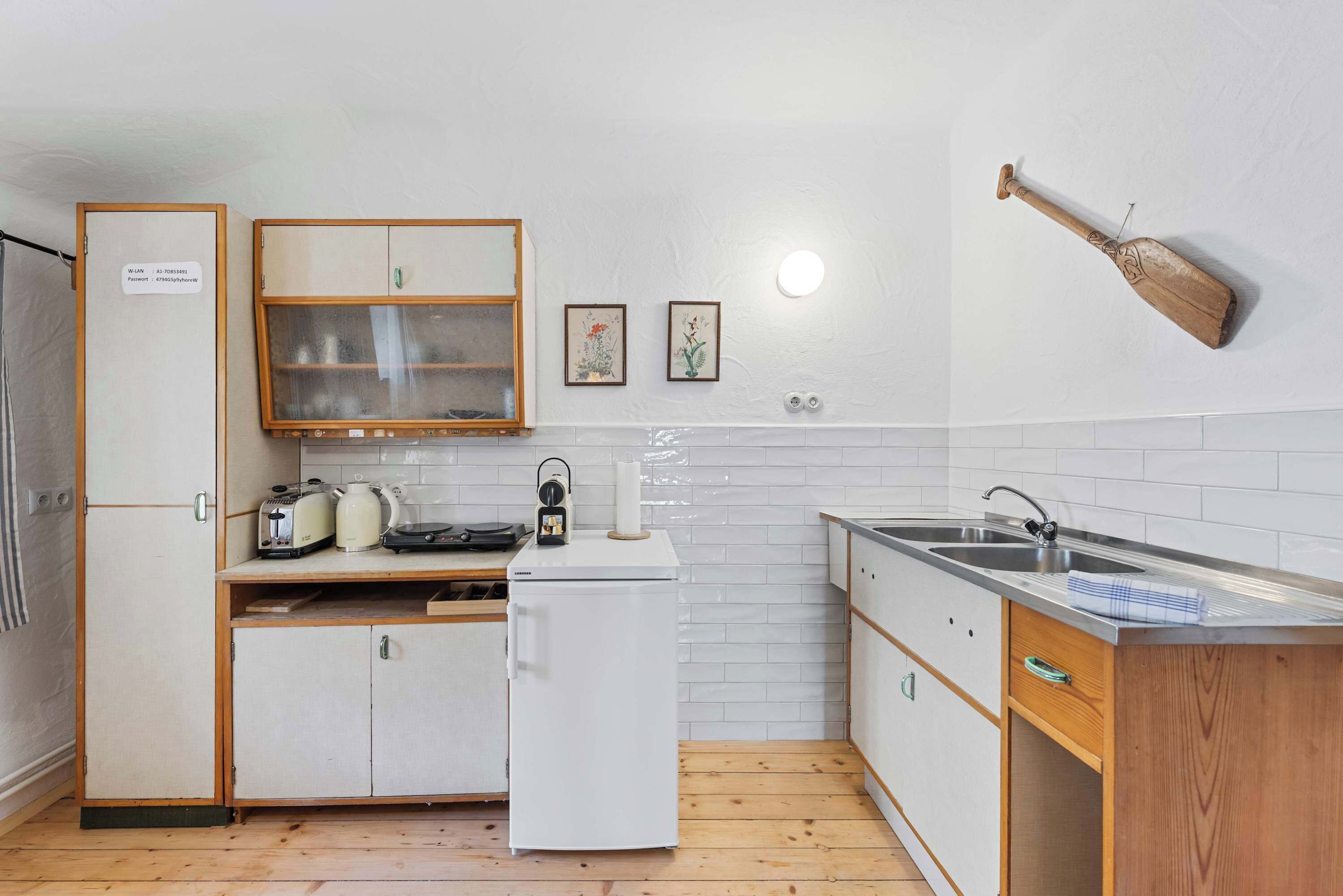 Fridge, stovetop, coffee/tea maker, toaster
