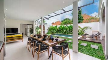 Deluxe Villa, 4 Bedrooms, Private Pool | Outdoor dining