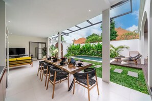 Biệt thự Deluxe, 4 phòng ngủ, hồ bơi riêng | Khu ẩm thực ngoài trời