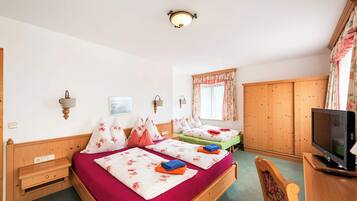 1 Schlafzimmer, Schreibtisch, WLAN, Bettwäsche