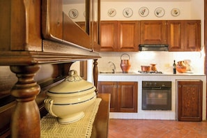 Oven, coffee/tea maker - Medieval tower with terrace in Rasiglia (Rasiglia)