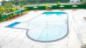 Ảnh chưa phân loại, 4 trong số 13 ảnh, nút