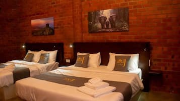 Deluxe Double Room, Garden View | Laptop workspace, free WiFi