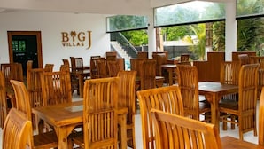 Ảnh chưa phân loại, 2 trong số 13 ảnh, nút