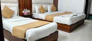 Desk, free WiFi - Hotel VVS Near Delhi Airport (New Delhi)