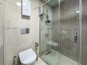 Bathroom - Qoople New Level Cleopatra 2  A13- Cozy 2-bedroom apartment (Alanya)