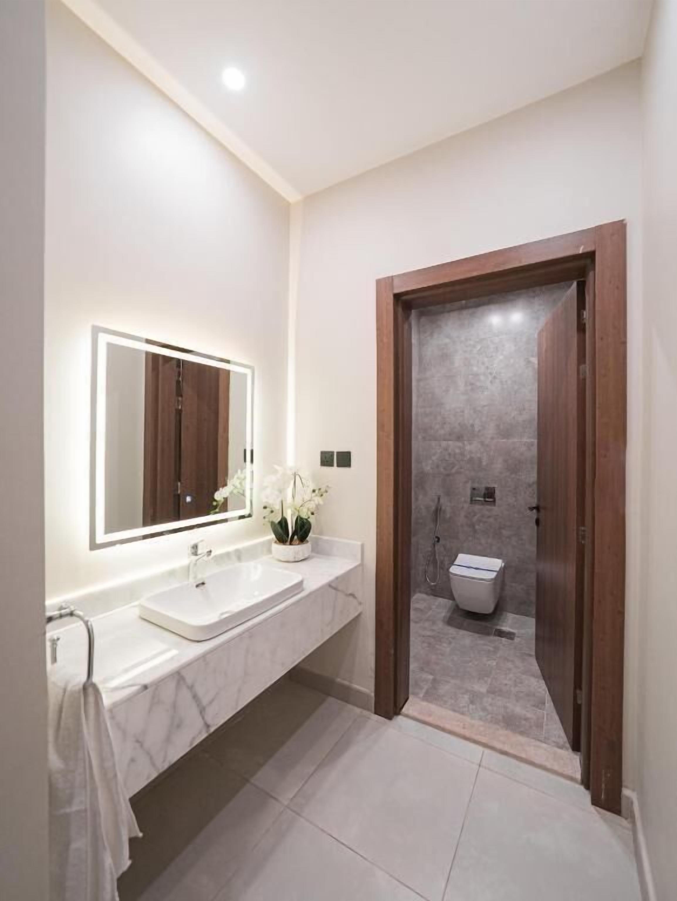 Apartamento executivo, 3 quartos | Banheiro