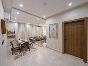 Apartamento executivo, 3 quartos | Parte interna