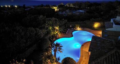 Villa Flor, Exclusive Property With Pool in Stintino