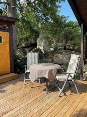 Outdoor dining - Log cabin by Göta canal (Norrköping)