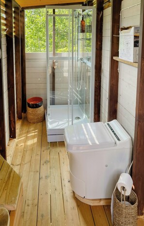 Shower - Log cabin by Göta canal (Norrköping)