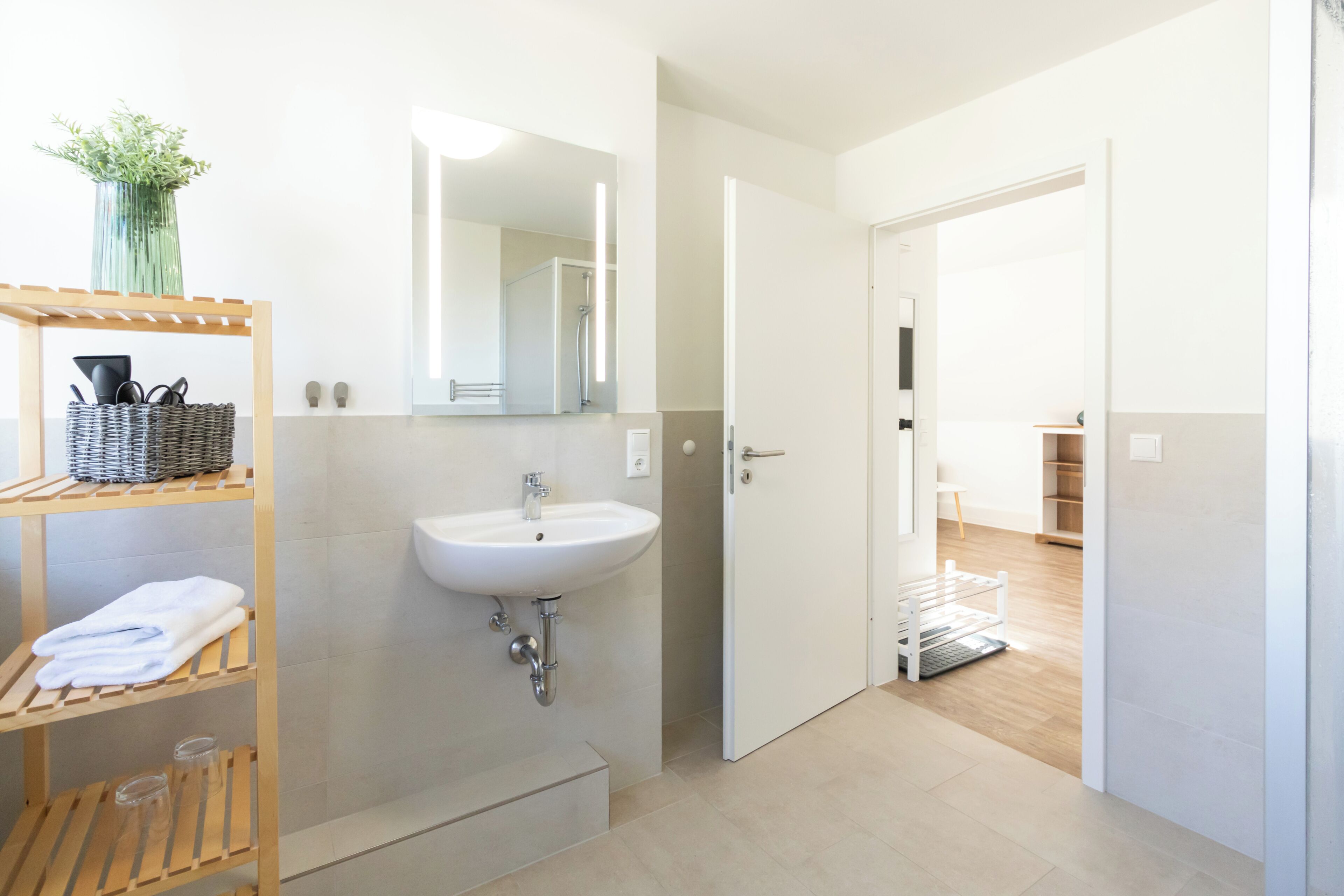 Superior Condo, 1 King Bed with Sofa bed, Kitchen, Garden View | Bathroom
