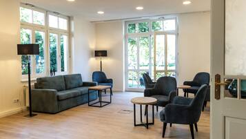 Lobby-Lounge