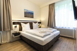Apartemen Superior, 1 Tempat Tidur King dengan tempat tidur Sofa, Hewan Peliharaan Diizinkan | Seprai premium dan didekorasi berbeda-beda