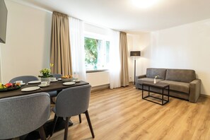 Kondominium Superior, 2 kamar tidur, dapur, pemandangan kebun | Tempat makan