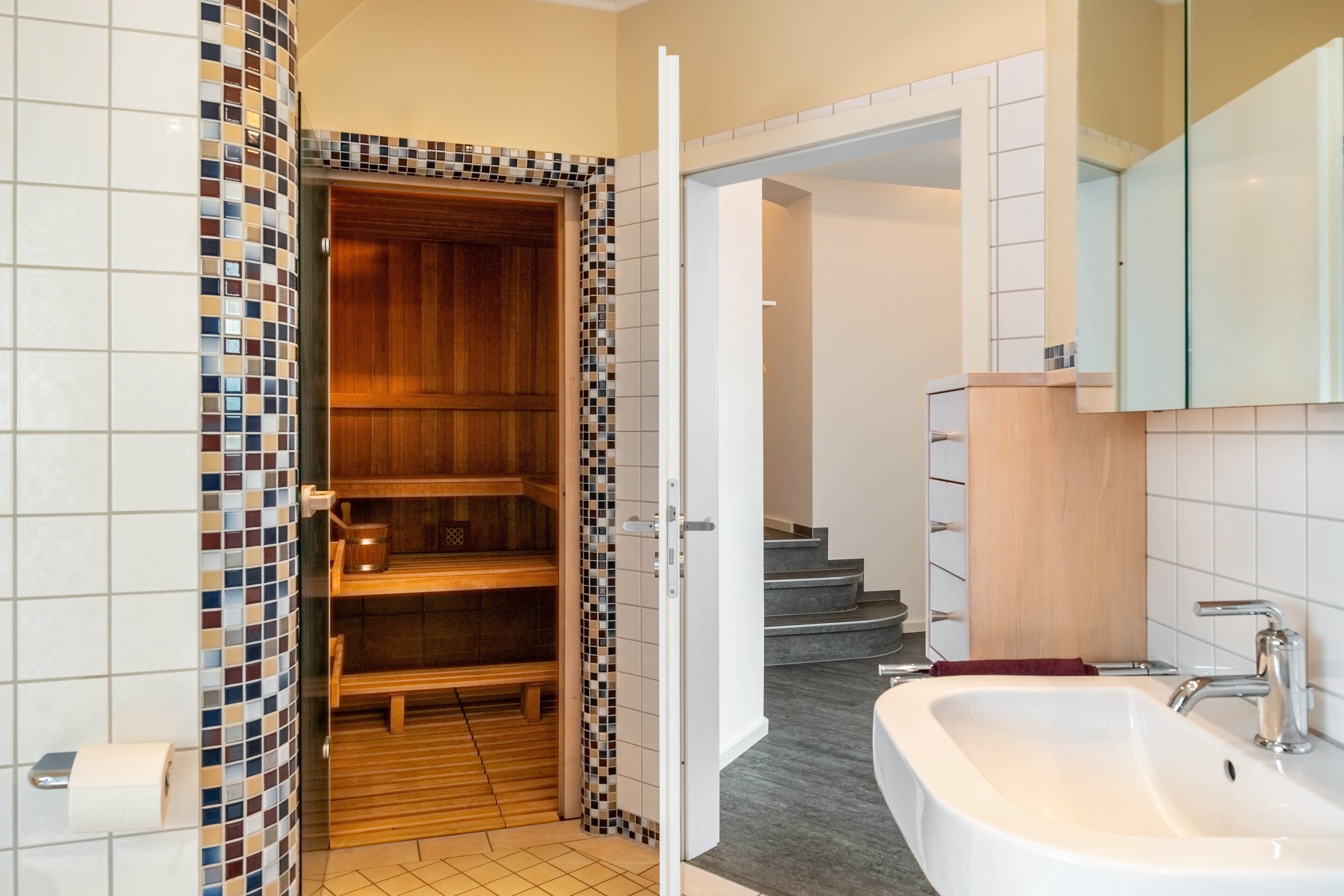 Shower, towels