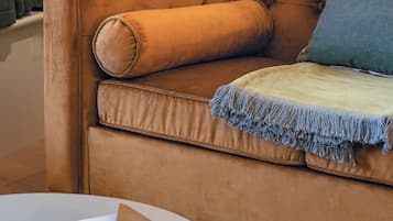 Deluxe Apartment | Living area
